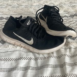 Black Nike Shoes